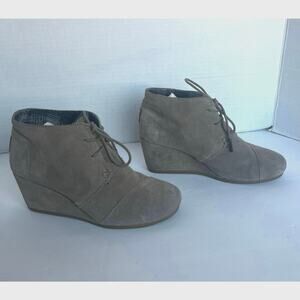 TOMS Desert Women's Taupe Suede Ankle Boots Wedge Heel Lace Up Size 8.5